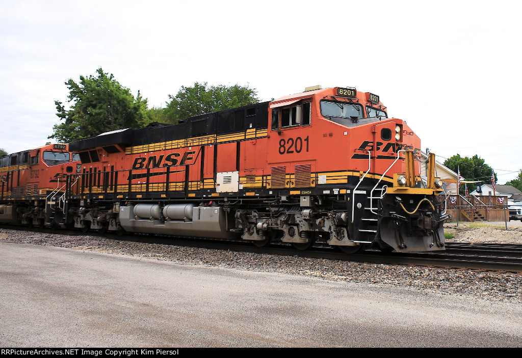 BNSF 8201